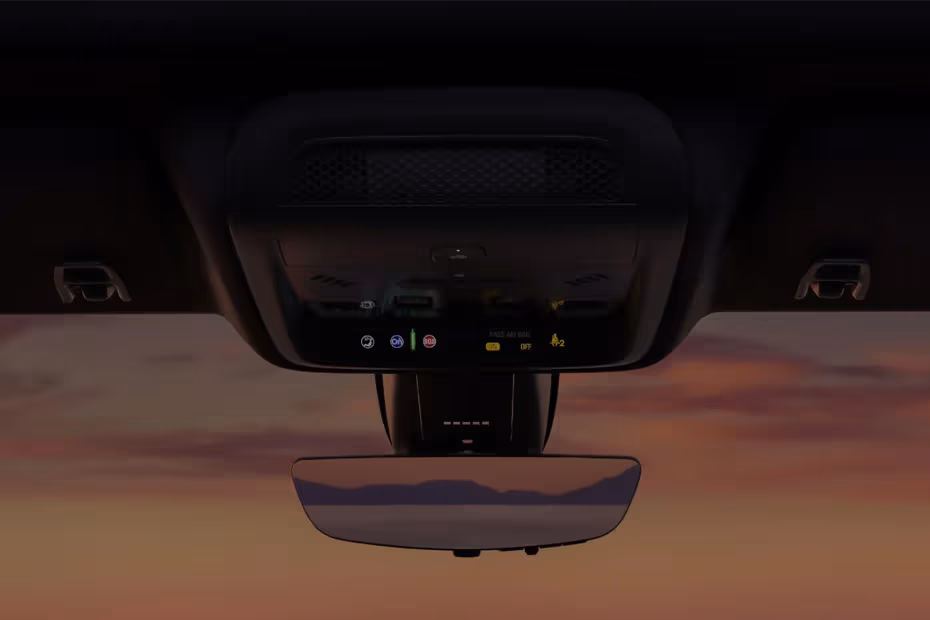 Cadillac XT5 2026 SUV Auto-dimming inside rearview mirror