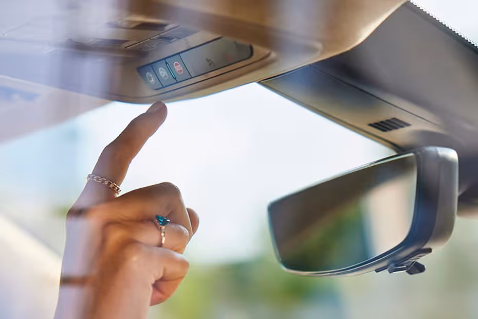 Cadillac XT6 2026 Auto-dimming inside rearview mirror