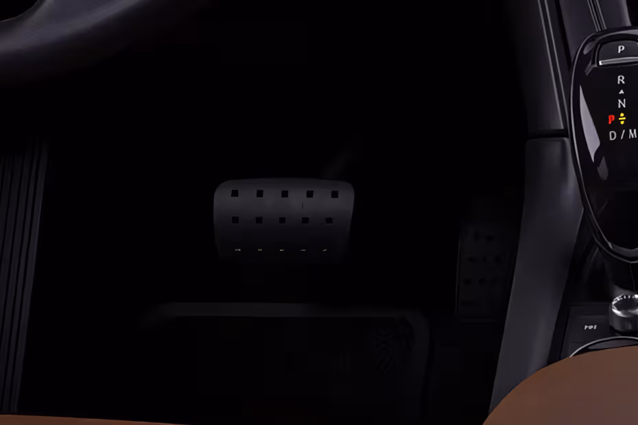 Cadillac XT6 2026 Brake and accelerator pedals