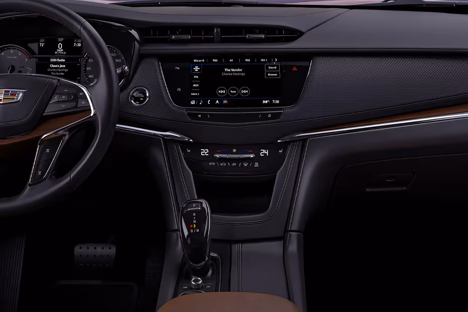 Cadillac XT6 2026 Centre console storage compartment