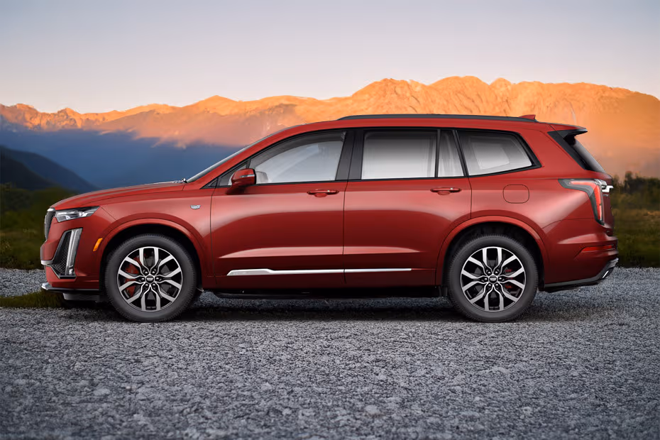 Cadillac XT6 2026 Left side exterior profile with alloy wheels