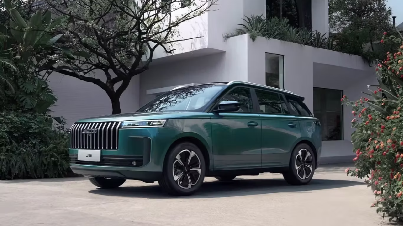 Jaecoo J5 Launched in UAE at AED 64,900: Price, Features, Specs & Variants