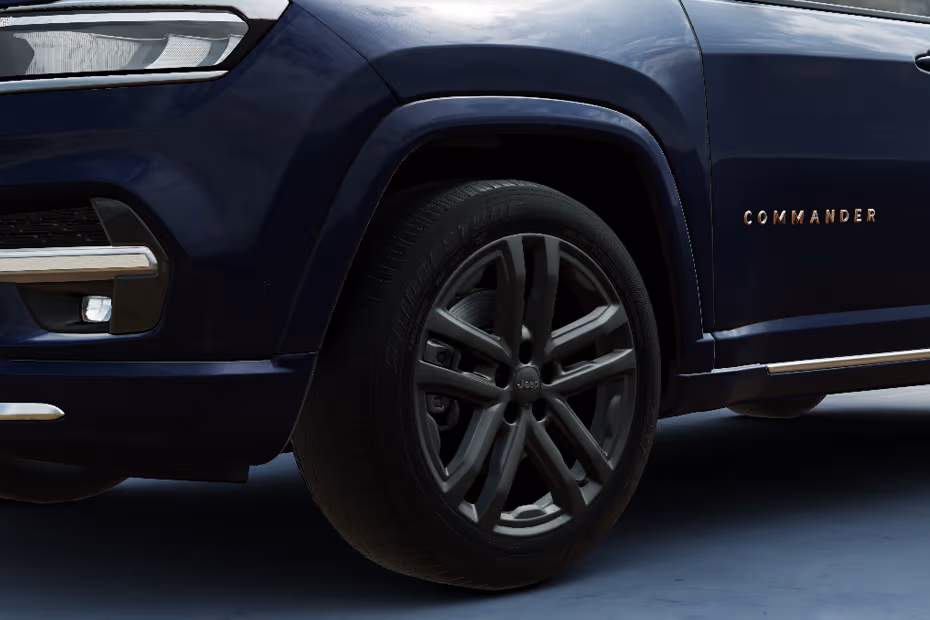 Jeep Commander 2026  8 Inch Diamond Cut alloy Wheels Close up.