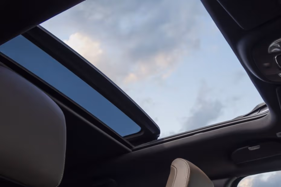 Jeep Commander 2026 Front Passenger Cabin view with panoramic sunroof