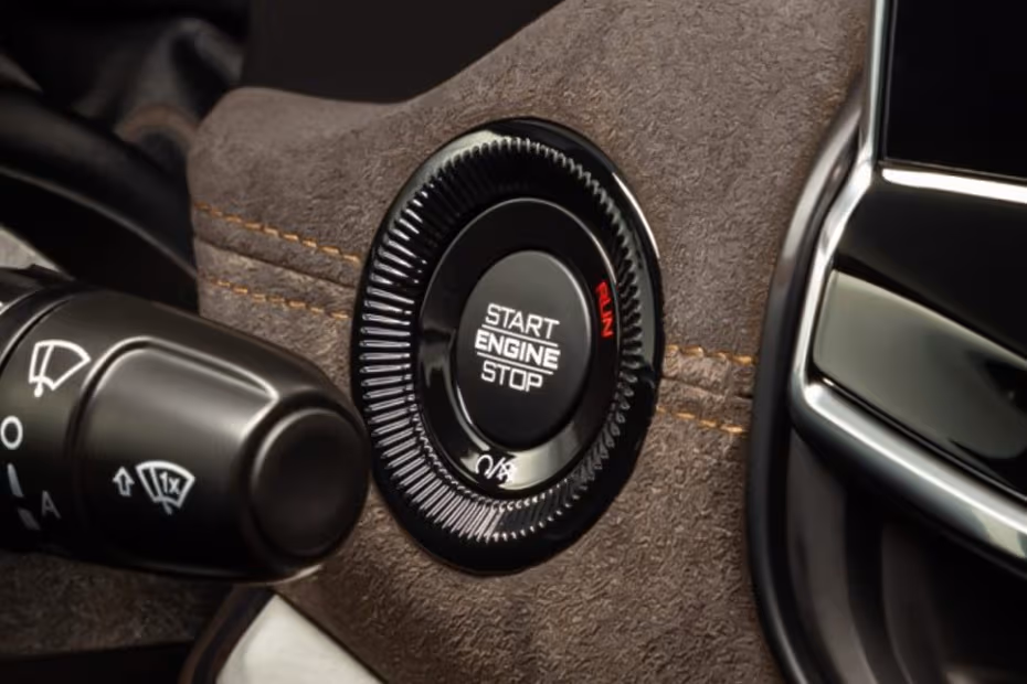 Jeep Commander 2026 Touch-based climate controls below infotainment system