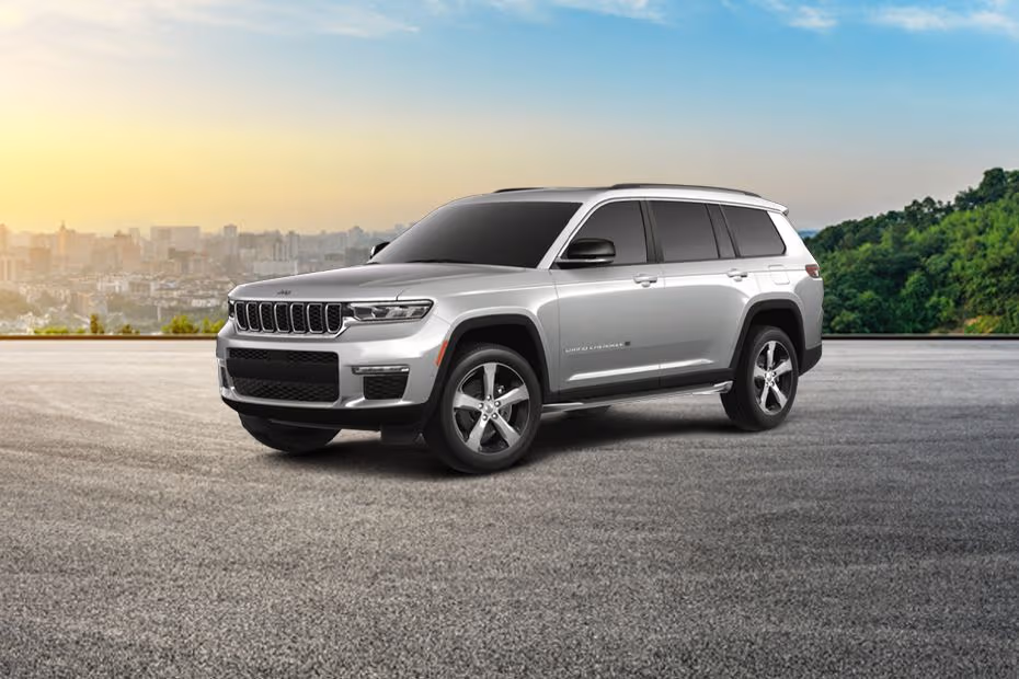 Jeep Grand Cherokee L 2026 front view with LED Headlights