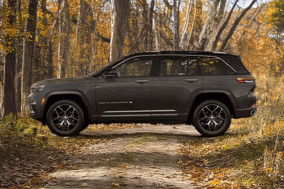 Jeep Grand Cherokee Side View