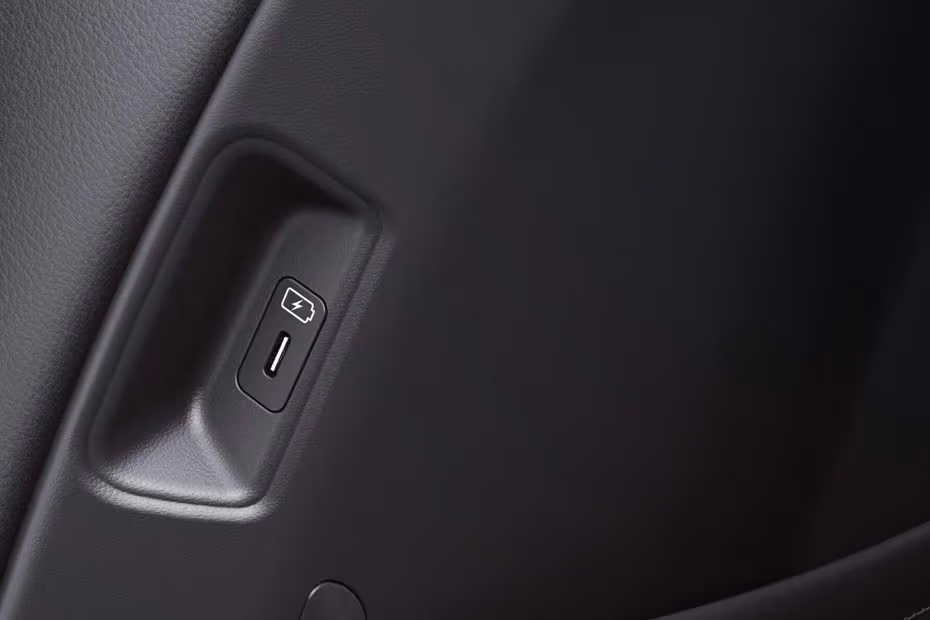 KIA Sorento 2026 Center Tunnel with attached Smartphone