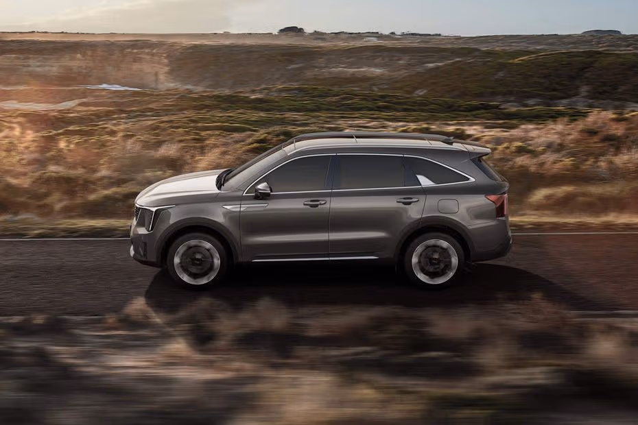 KIA Sorento 2026 Left side exterior view