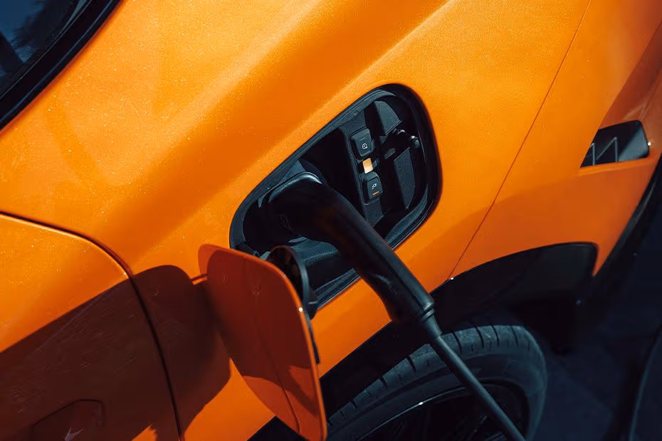 Lamborghini Urus 2026 Petrol-Diesel Fuel Lid