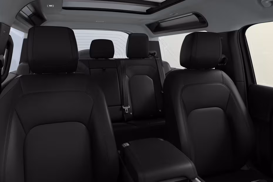 Land Rover DEFENDER 130 2026 Front cabin seats view