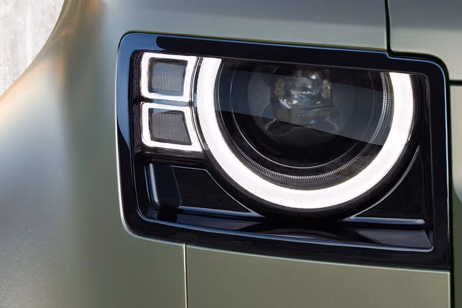 Land Rover DEFENDER 90 2026 Projector LED Headlight Close-up