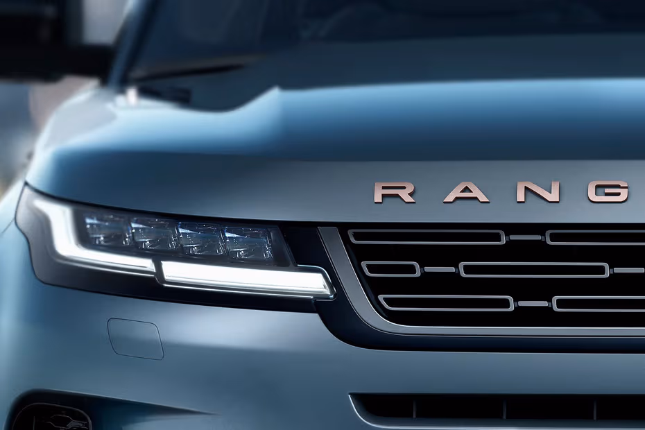 Land Rover RANGE ROVER EVOQUE 2026 LED Headlight Close-up