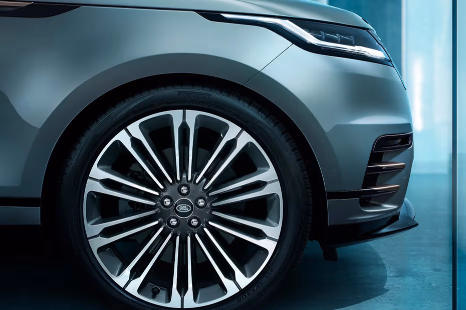 Land Rover Range Rover Velar 2026 Aerodynamic alloy wheel design close-up