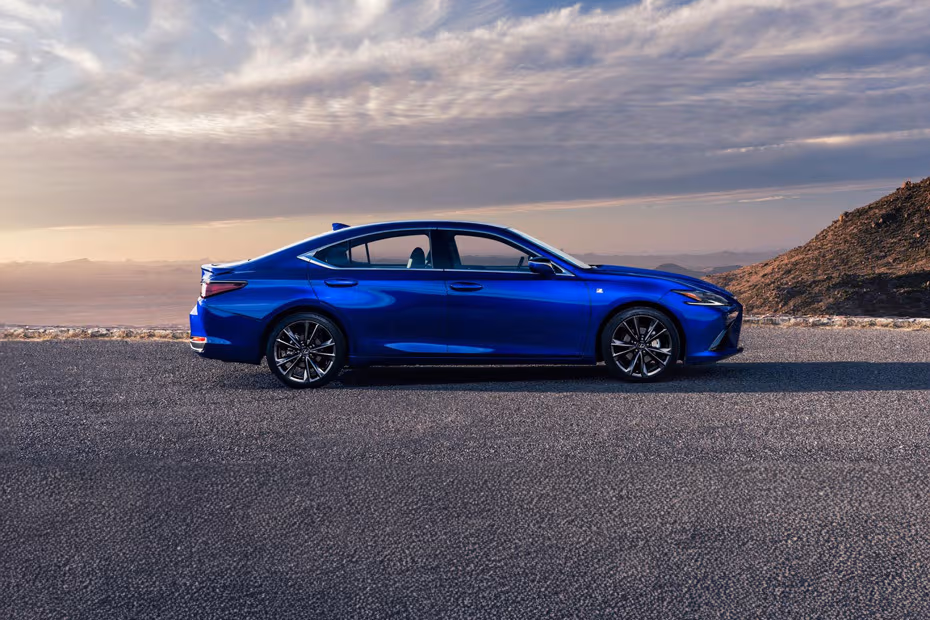 Lexus ES 2026 Deep Blue Mica Left Side Angle View 