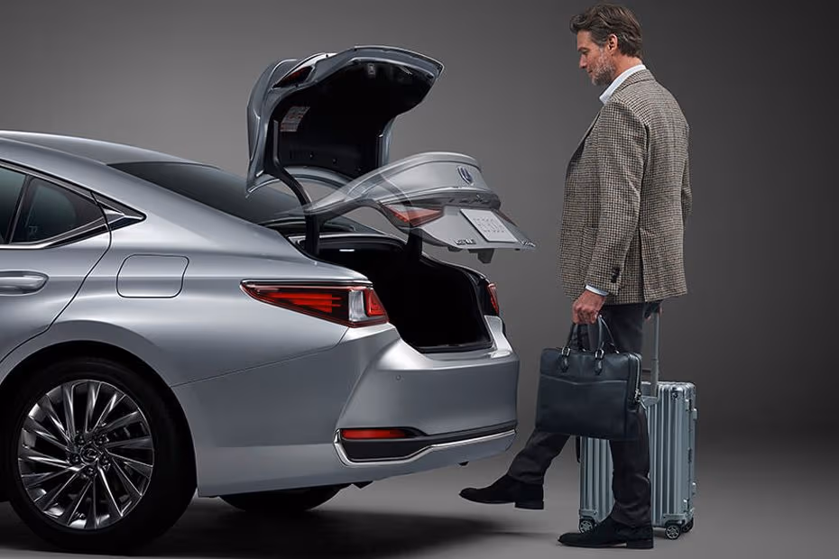 Lexus ES Hybrid 2026 Sedan Sonic Iridium Trunk Open Closer View