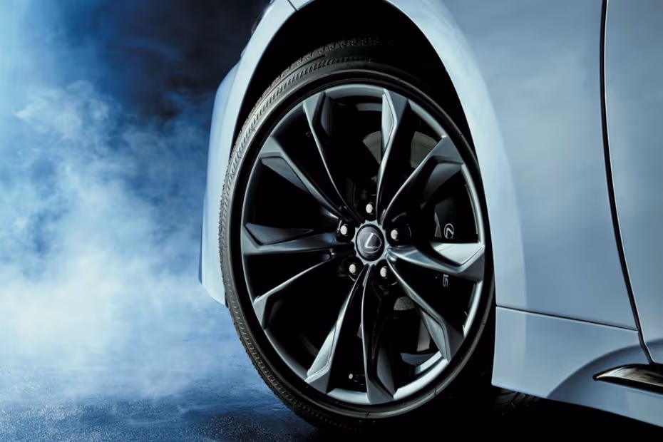 Lexus LS 2026 Sedan Sonic Quartz alloy wheel design close-up