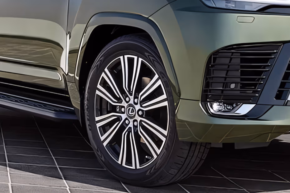 Lexus LX 2026 alloy wheel design close-up