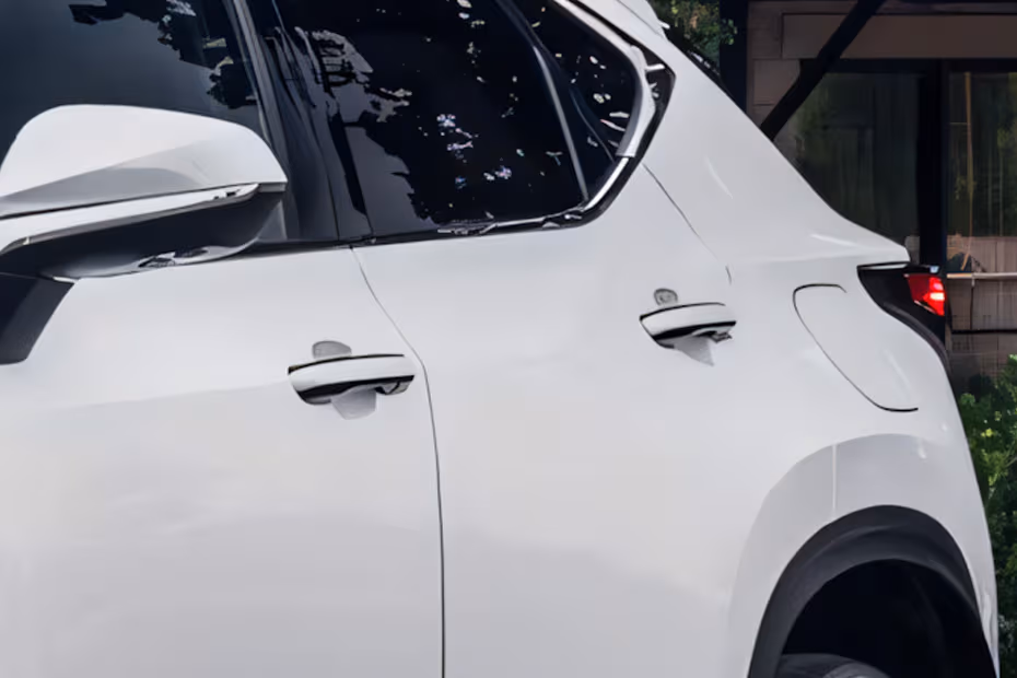 Lexus NX Hybrid 2026 SUV White Nova Door Hnadle View