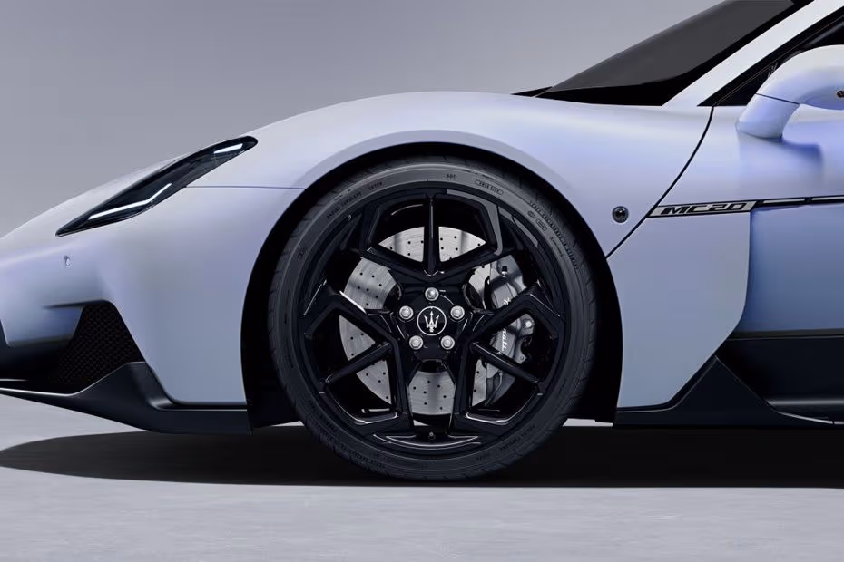 Maserati MC20 2026 Dual Tone Alloy Wheel Design Close-up