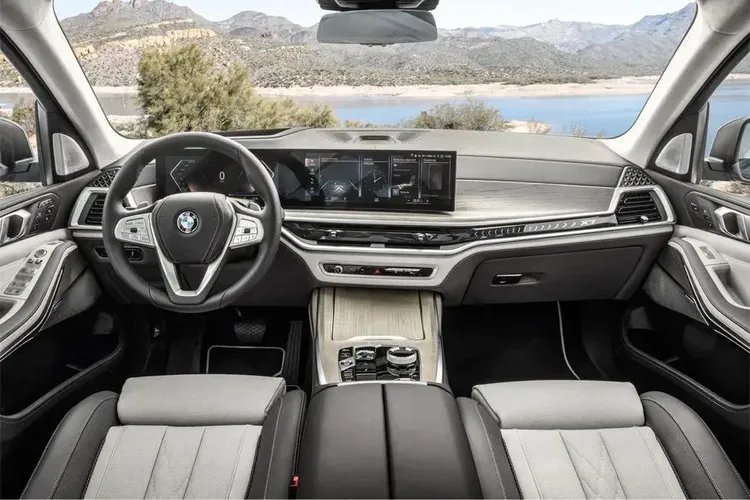 BMW X7 Cabin View