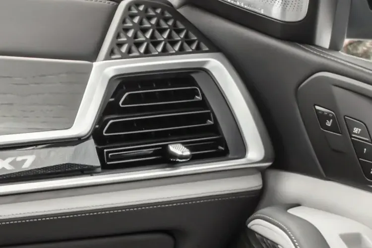 BMW X7 Front Side AC Vents