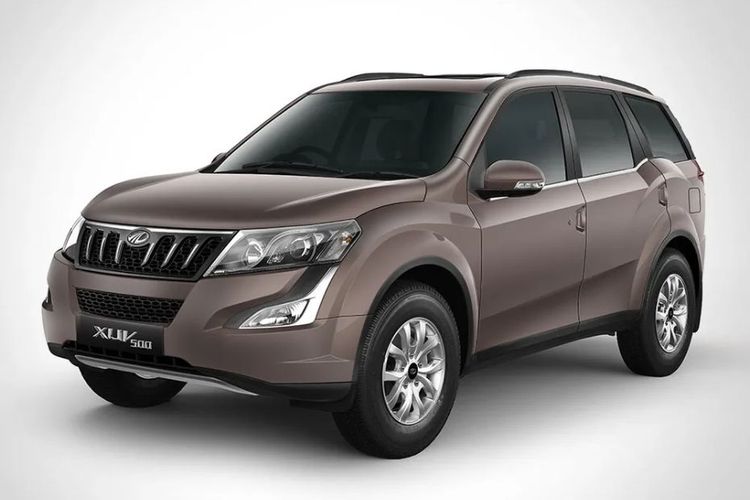 Mahindra XUV500 Left Side View
