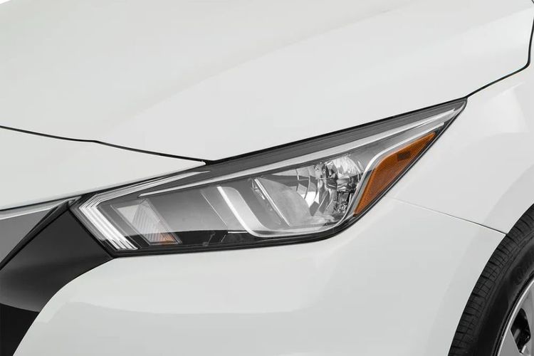 Nissan Sunny Headlight