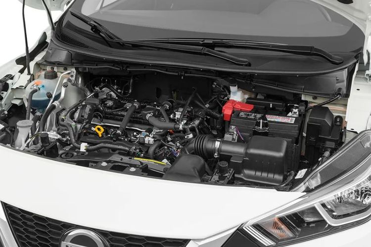Nissan Sunny Engine View