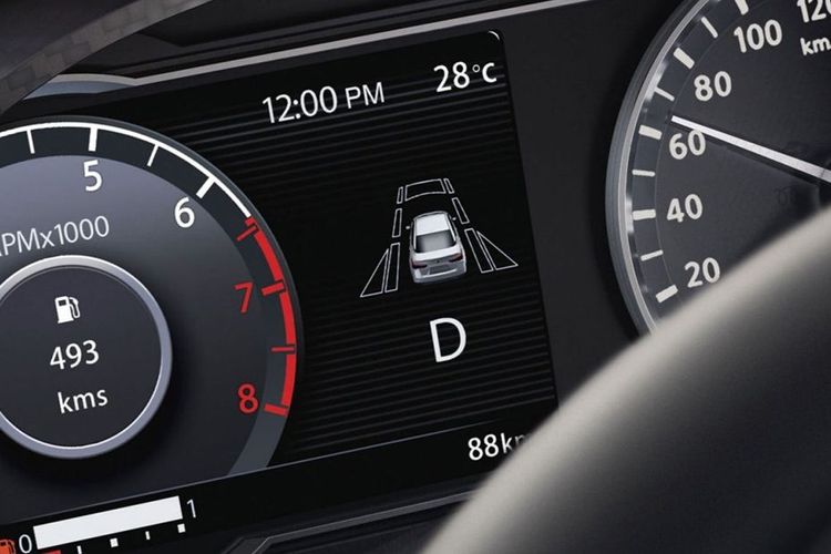 Nissan Sunny Tachometer View