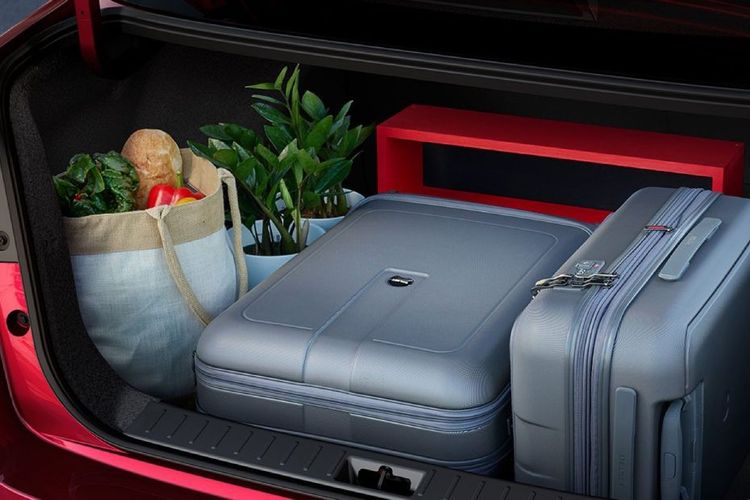 Nissan Sunny Boot View