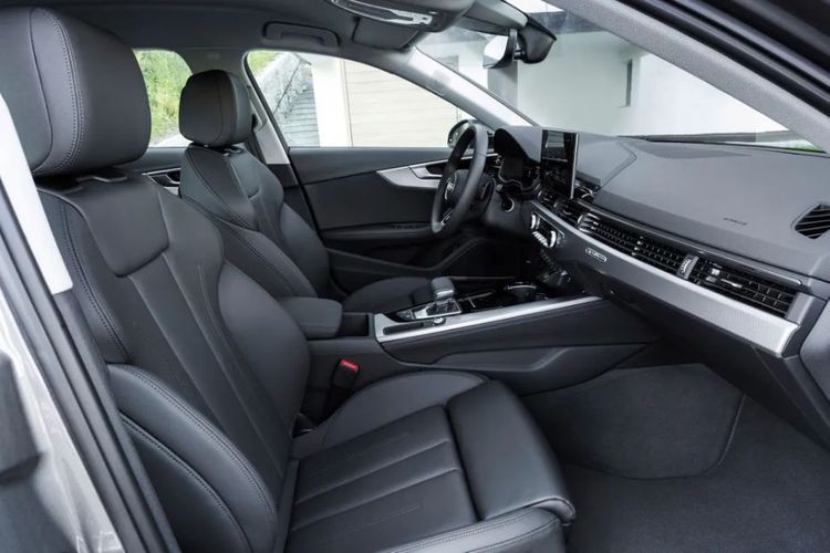Audi A4 Front Seat Side View