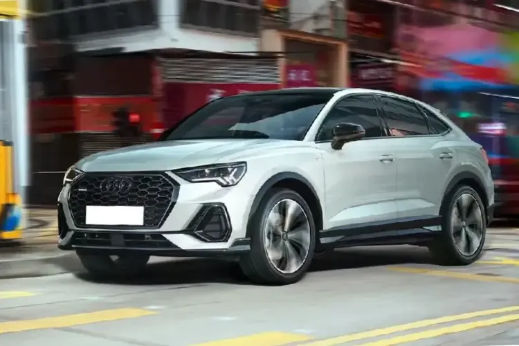 Audi Q3 Sportback 2024 Left Side Front View