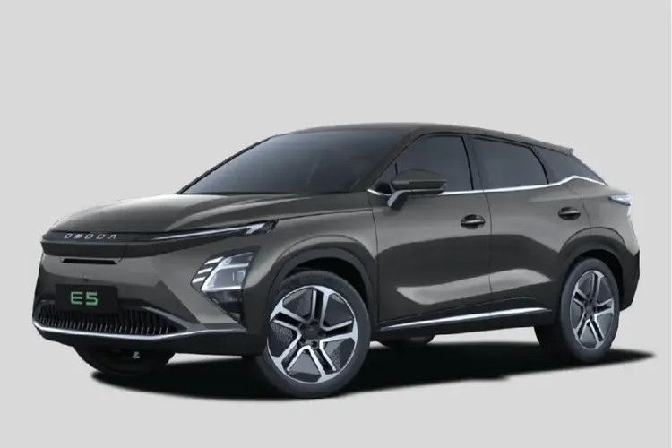 Chery Omoda E5 2024 Left Side Front View