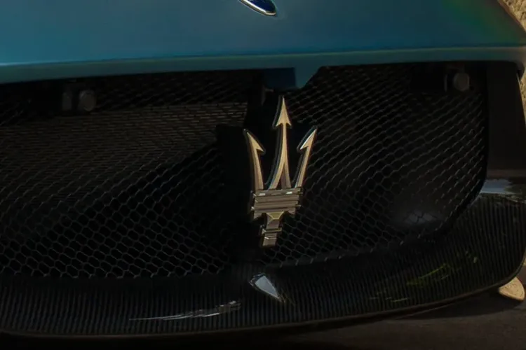 Maserati Mcpura Logo