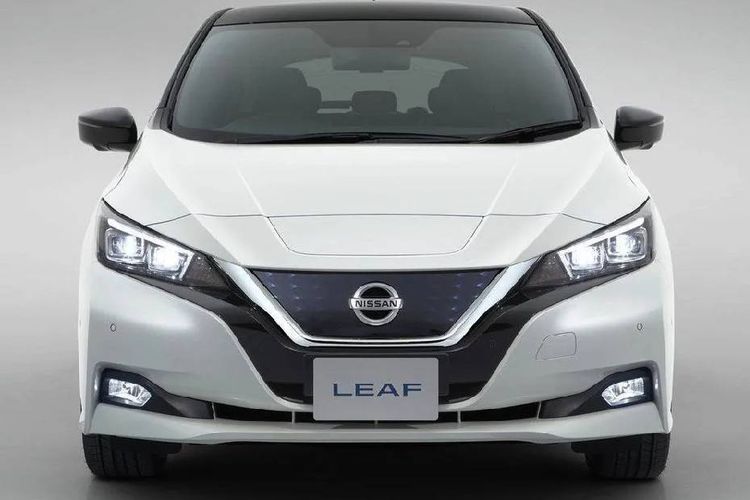 Nissan Leaf 2024 Front View