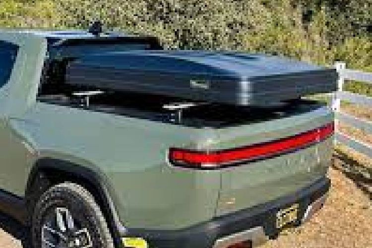 Rivian R1T Back Space