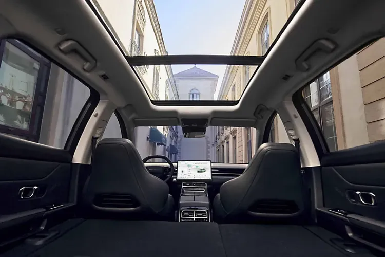 SOUEAST S06 Sunroof