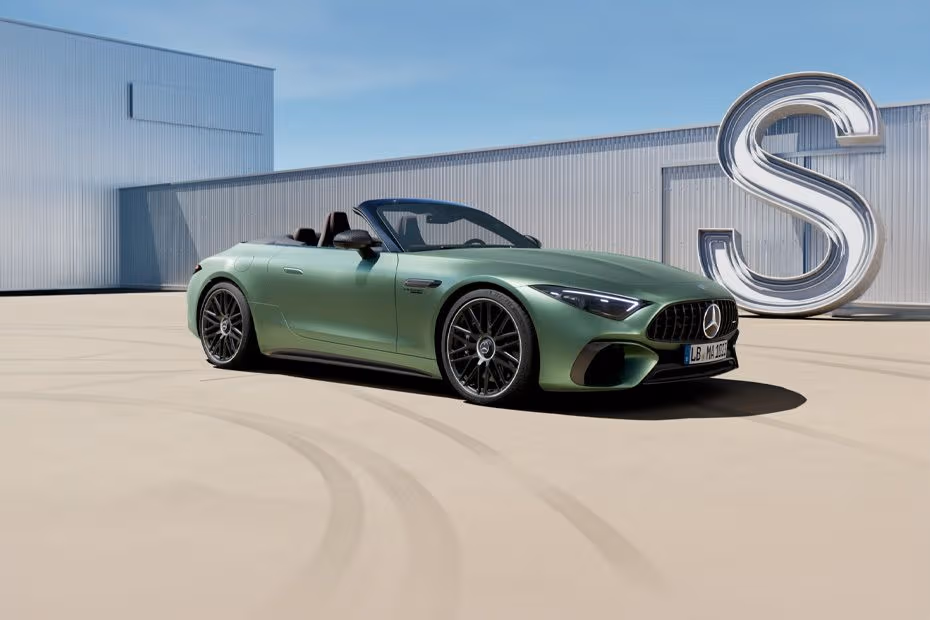Mercedes-Benz AMG SL 2026 Front Right Side Angle View
