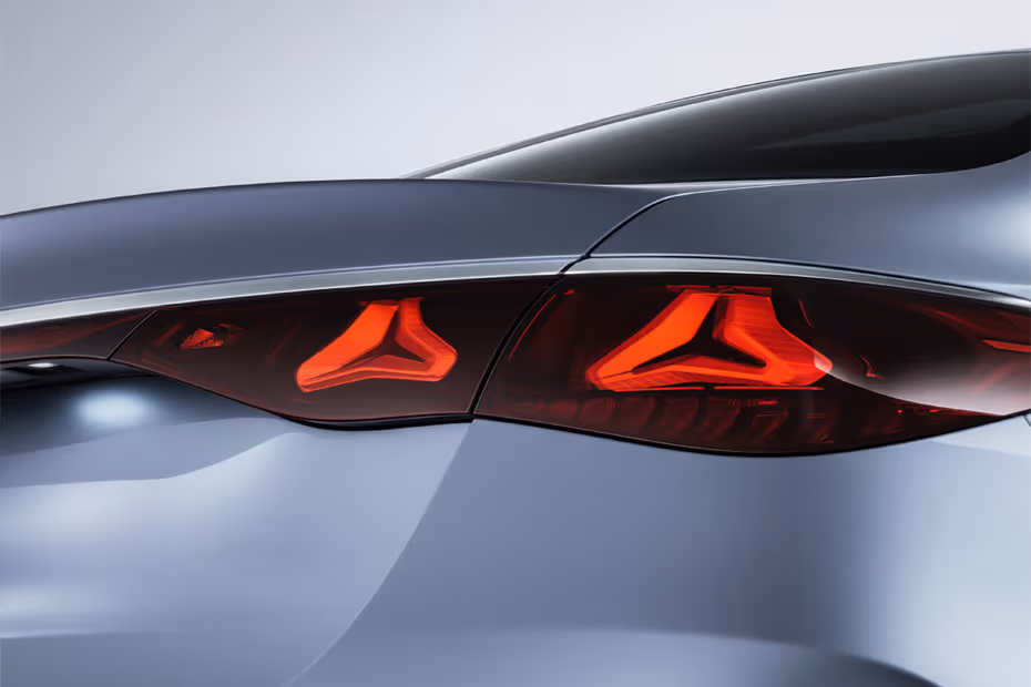 Mercedes-Benz E-Class Sedan 2026 Connected LED Taillight