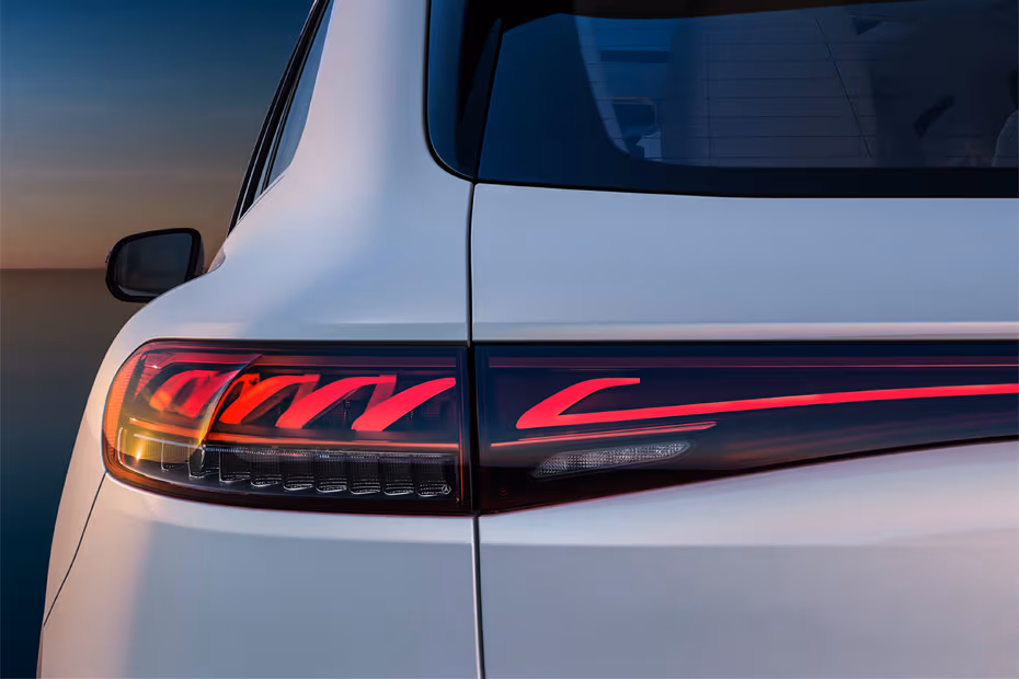 Mercedes-Benz EQS SUV 2026 Connected LED Taillight