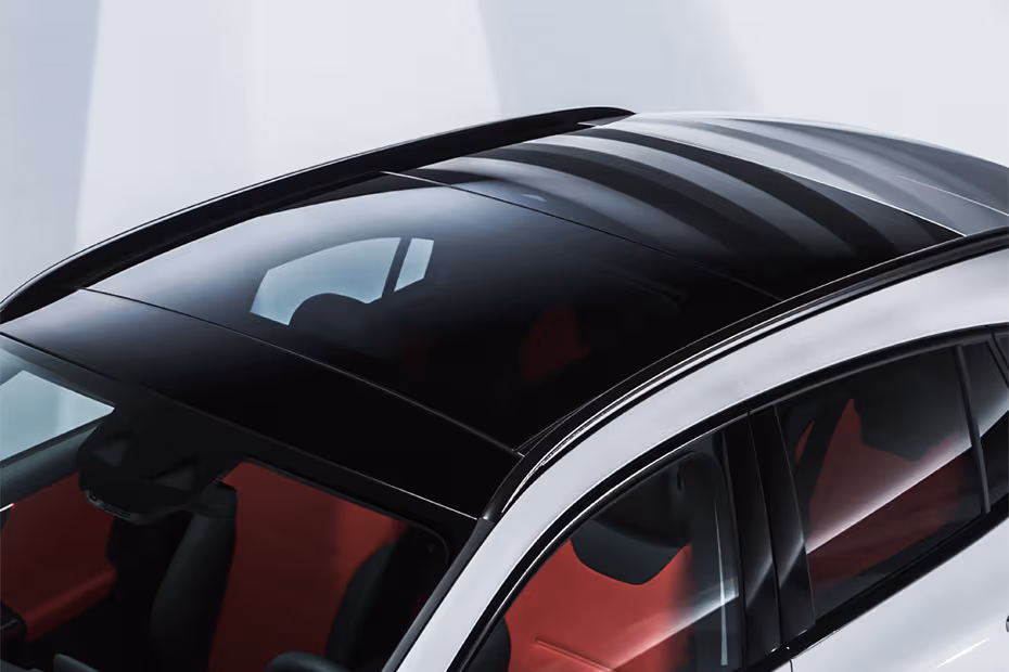 mercedes-benz-gla-class-2026-black-roof-rails