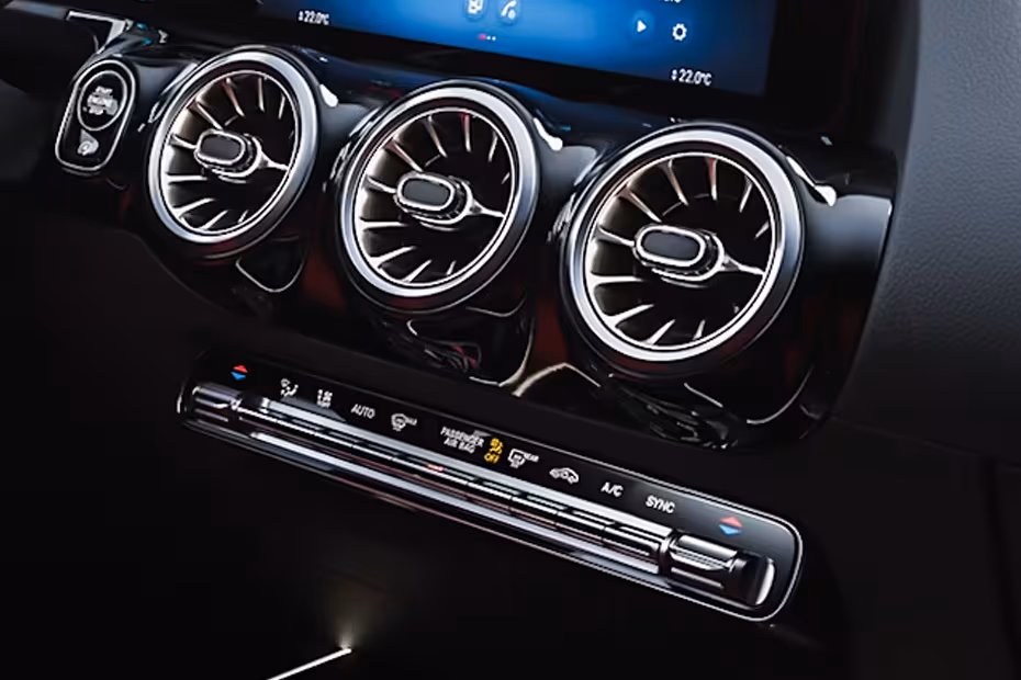 Mercedes-Benz GLA-Class 2026 Climate Control Panel