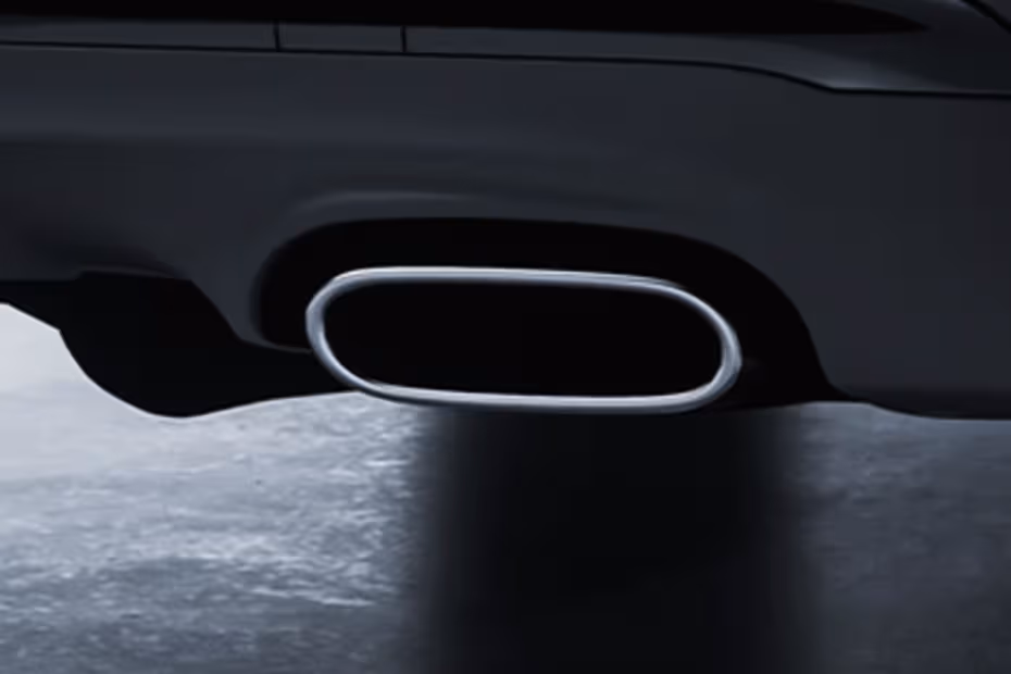 Mercedes-Benz GLA-Class 2026 Dual Exhaust Outlets
