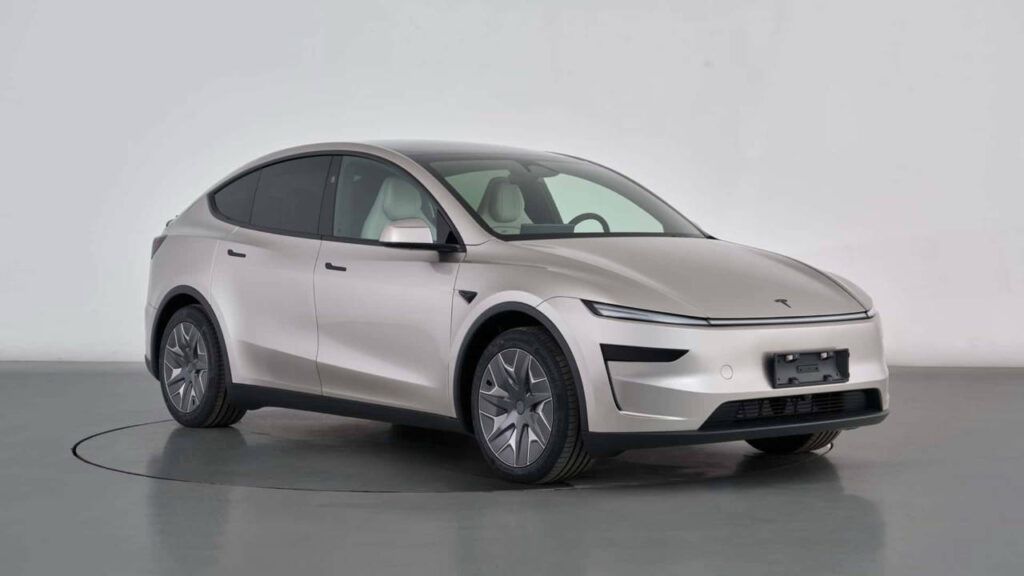 new-6-seater-tesla-model-y-l-soon-to-launch-in-china-–-will-it-arrive-in-the-uae.jpg