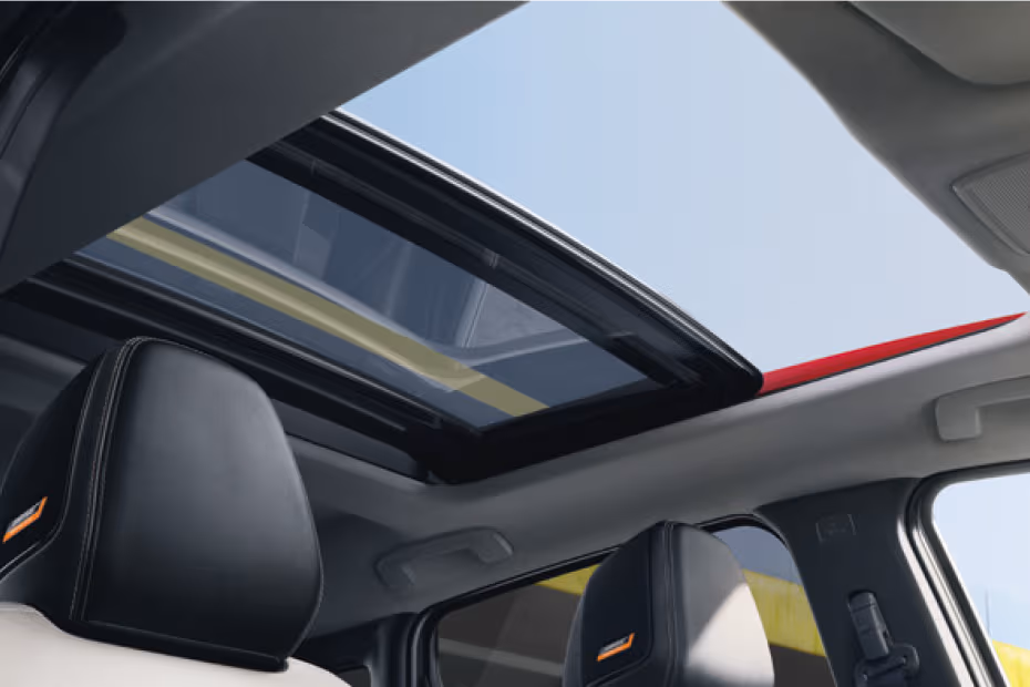 Nissan Kicks Sunroof and Moonroof View