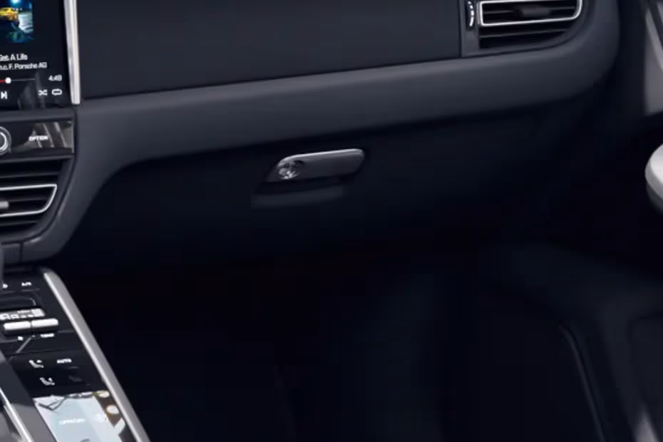 Porsche Macan 2026 Dashboard Glovebox (Closed)