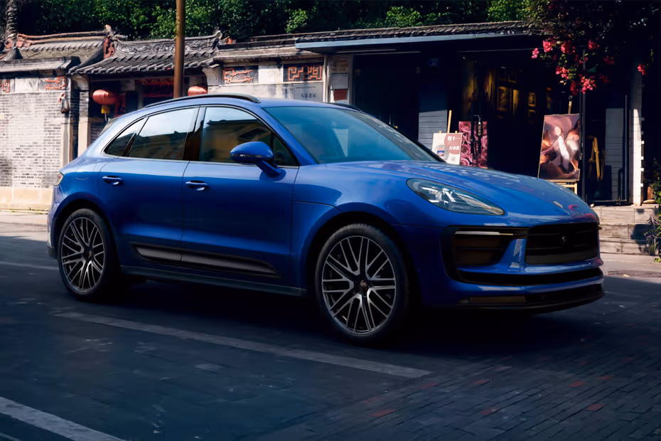Porsche Macan 2026 Front Left Perspective View