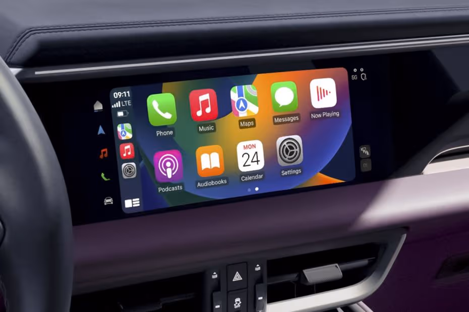 Porsche Macan Electric 2026 Floating Touchscreen Infotainment System