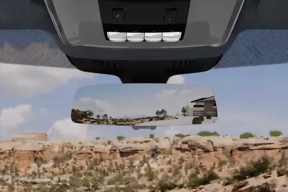 Rolls Royce Cullinan 2026 SUV Auto-Dimming Inside Rearview Mirror